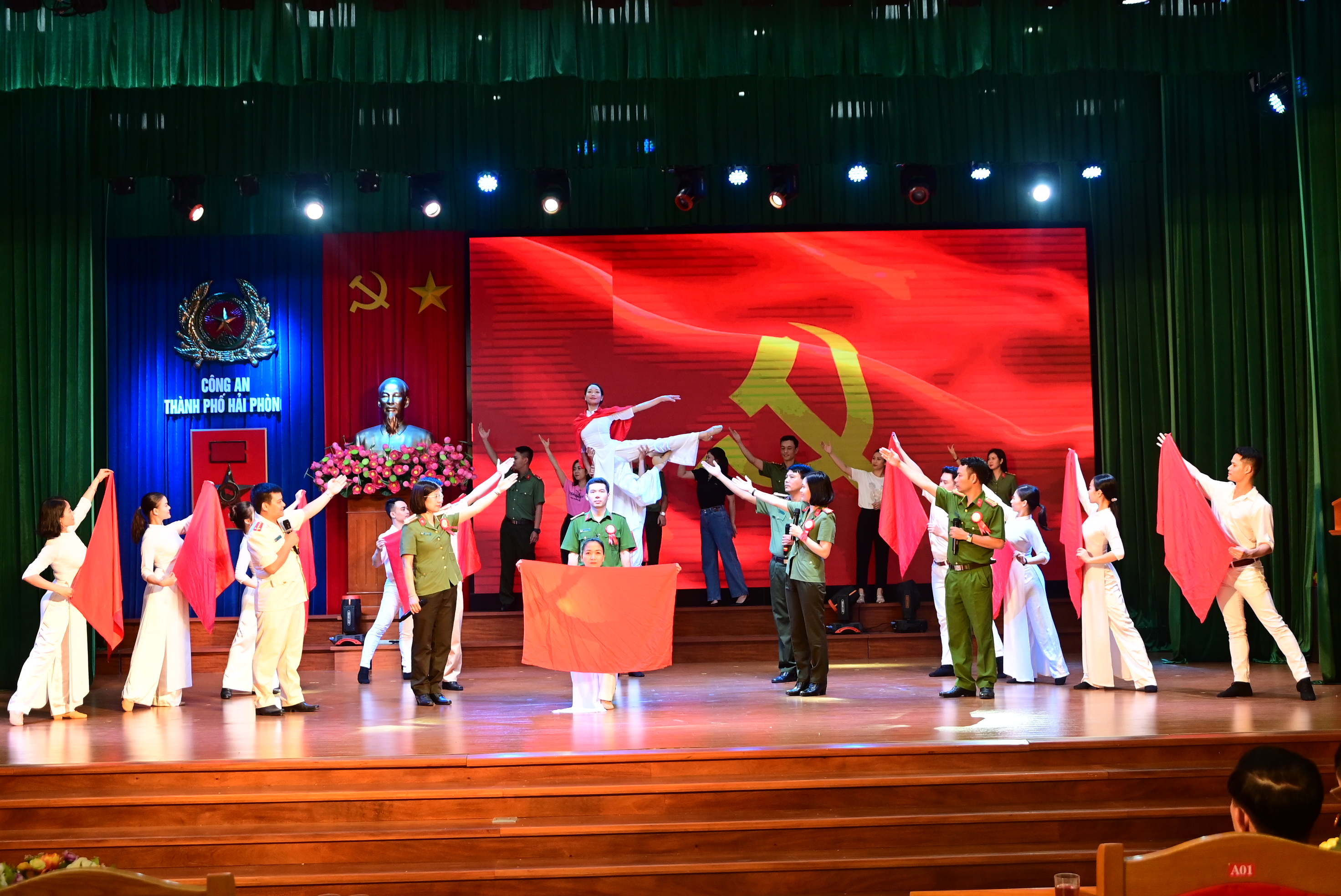 Tổng duyệt Chung kết Hội thi Bí thư chi bộ giỏi Đảng bộ CATP năm 2023